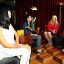 Kronprinsessen møter unge aktivister i Kuala Lumpur (Foto: UNAIDS)